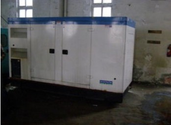 鹿邑康明斯150kw大型柴油二手发电机组